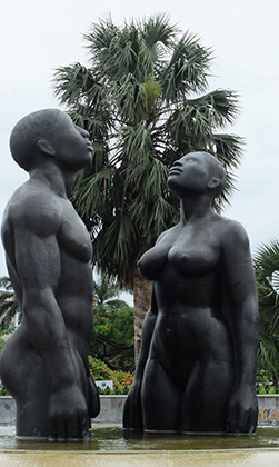Памятник «Песня избавления», установленный в Парке освобождения в Кингстоне, стал причиной для скандала. Консервативная часть ямайского общества потребовала убрать скульптуру из-за ее безнравственности.

