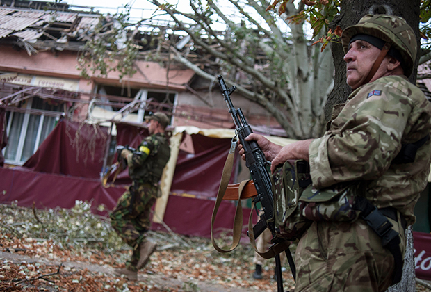 Бойцы украинского батальона «Донбасс» в пригороде Донецка