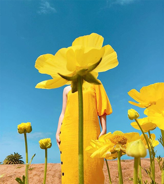 Яркое калифорнийское солнце и желтое платье сестры вдохновило Маргарет Бьенерт сделать максимально весеннюю фотографию.