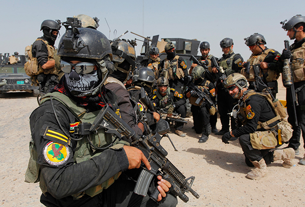 Иракский спецназ готовится к патрулю