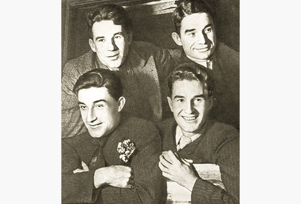 1934 год. Братья Старостины (слева направо, сверху вниз): Александр, Николай, Андрей, Петр  