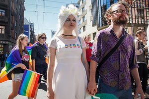Рижский прайд В самой гомофобной стране Евросоюза прошел гигантский гей-парад. Латыши терпят