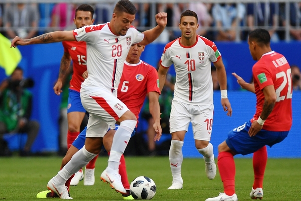 Футболисты Сербии и Коста-Рики