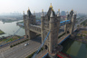 Этот Тауэрский мост расположен в Сучжоу. Ширина сооружения составляет 45,9 метра, а высота башен — 40 метров. В отличие от лондонского, у китайского моста целых четыре башни — вдвое больше, чем у оригинального.