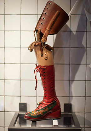Ножной протез Фриды Кало, который она носила после ампутации в 1953 году