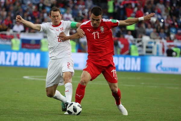 Футболисты сборной Сербии и Швейцарии