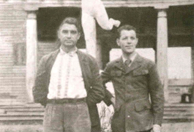 1944 год. Николай Старостин (слева) на стадионе в Ухте во время отбывания срока