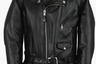 Черная кожаная куртка Schott Perfecto — непременный атрибут любого байкера 1950-х годов. Забавно, что из-за ужасного имиджа байкеров, сам бренд Schott долгие годы старался максимально дистанцироваться от этой субкультуры. 