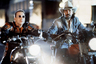 В фильме «Харли Дэвидсон и Ковбой Мальборо» (Harley Davidson and the Marlboro Man) герой Мики Рурка демонстрирует, что обладатель классического боббера Harley-Davidson вполне может носить яркую кожаную куртку и штаны в стиле владельца современного спортивного мотоцикла. 
