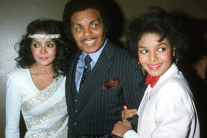 Джозеф Джексон с дочерьми Джанет и Ла Тойей, 1983 год