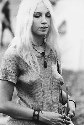 Участница фестиваля в Вудстоке, 1969 год