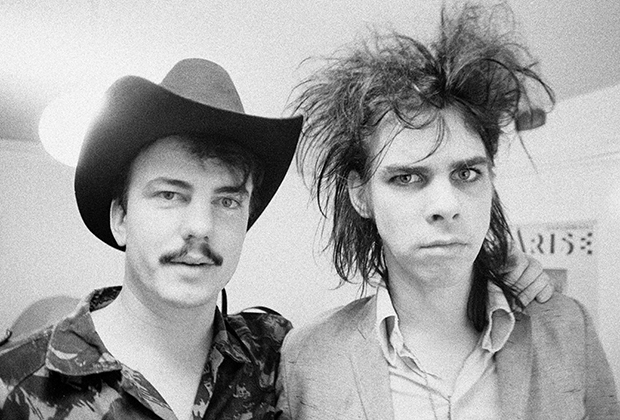 Участники группы The Birthday Party Ник Кейв и Трейси Пью. Лондонский район Килбурн, 1982 год  