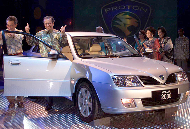 Мохатхир Мохамад на представлении автомобиля малайзийского производства Proton Waja в мае 2018 года