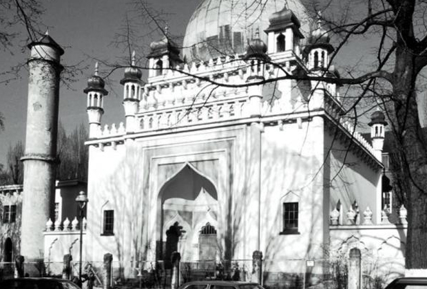Стараниями ахмадийской миссии в Германии появилась первая полноценная мечеть.