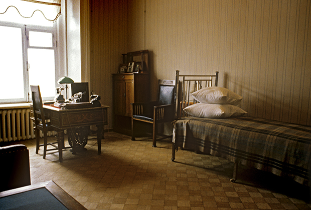 Рабочий кабинет в му­зее «Ка­би­нет и квар­ти­ра В.И. Ле­ни­на в Крем­ле»