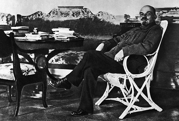 ÐÐ»Ð°Ð´Ð¸Ð¼Ð¸Ñ ÐÐµÐ½Ð¸Ð½ Ð² ÐÐ¾ÑÐºÐ°Ñ, Ð½Ð°ÑÐ°Ð»Ð¾ ÑÐµÐ½ÑÑÐ±ÑÑ 1922 Ð³Ð¾Ð´Ð°