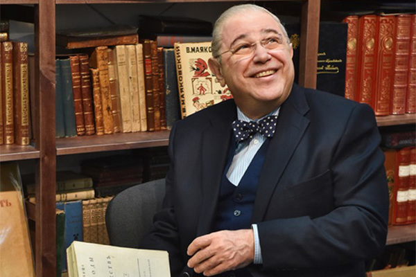 Евгений Петросян