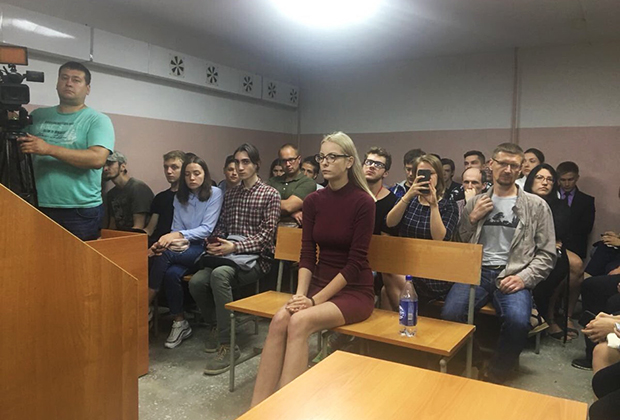 Первое заседание суда по делу Марии Мотузной