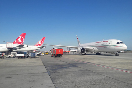 Два самолета столкнулись в турецком аэропорту