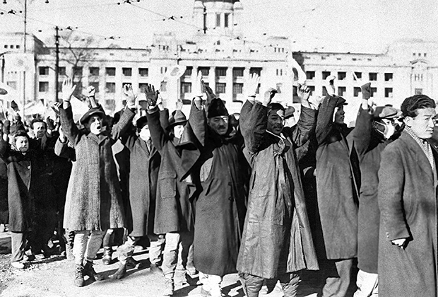 Корейцы в Сеуле протестуют из-за отказа дать Корее немедленную независимость. 1946 год