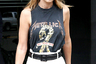 Мода на металл привела к тому, что мейнстримовые знаменитости стали носить одежду с символикой хеви-метал-групп, Например, модель Джиджи Хадид в 2016 году была замечена в футболке Metallica. 