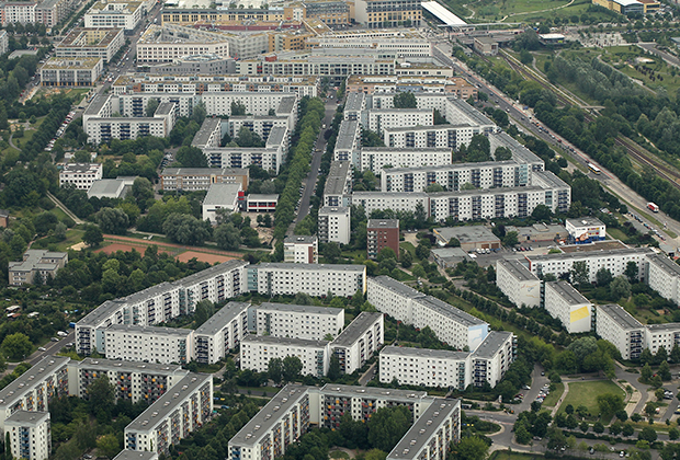 Современные дома в Берлине соседствуют с  постройками XVIII-XIX веков, зданиями периода Третьего рейха и эпохи ГДР.