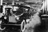 Изобретенный Генри Фордом принцип конвейерного производства довольно быстро был адаптирован конкурентами Ford Motor Co. Это и открыло путь к массовой автомобилизации США, а затем и Европы. 