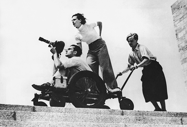 Лени Рифеншталь на съемках фильма «Олимпия» в 1936 году