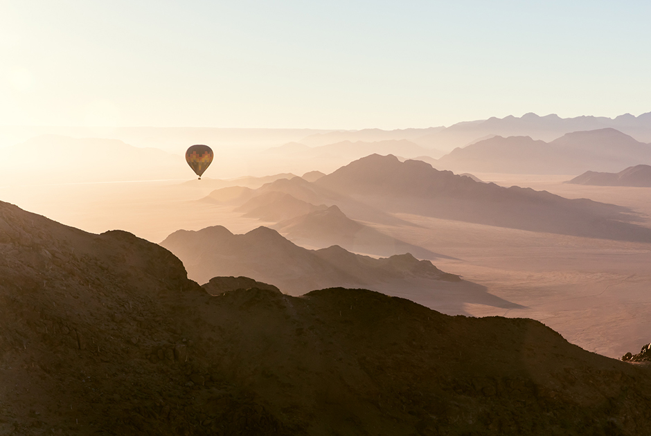 Свое путешествие Майкл Полица посоветовал завершить полетом на воздушном шаре. Фотограф уверен, что вид сверху лучше всего передает необычность африканских пейзажей. 