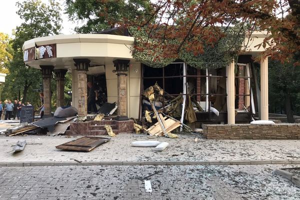 Кафе «Сепар» в Донецке после взрыва