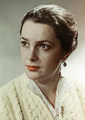 Актриса Элина Быстрицкая в 1958 году