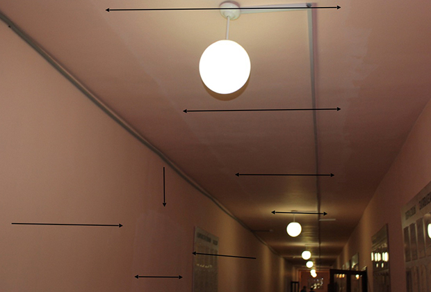 Фото с обыска в колонии — подвесной потолок исчез, появился покрашенный, заменены светильники