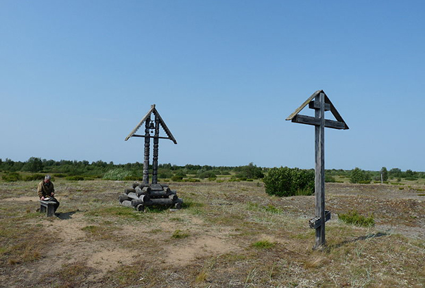  Cтарообрядческий крест на предполагаемом месте сожжения протопопа Аввакума установлен