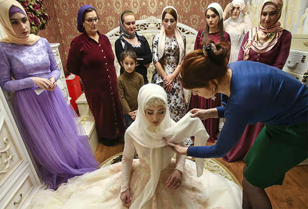 Подготовка невесты к чеченской свадьбе