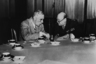 Черчилль и Рузвельт обсуждают будущее мира за чаем. Ялтинская конференция, февраль 1945 год. 