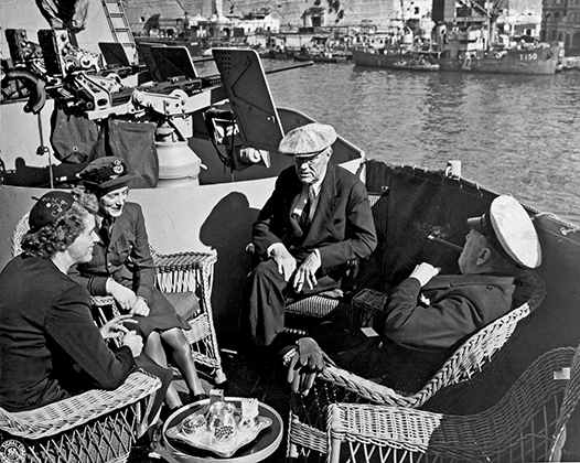 Перед тем как встретиться со Сталиным в Ялте, Черчилль и Рузвельт провели переговоры на Мальте, подготовив единую позицию по некоторым вопросам. 
