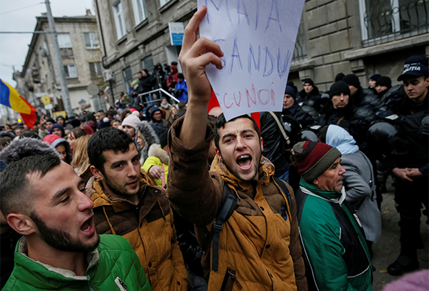 Митинг противников президента Молдавии Игоря Додона