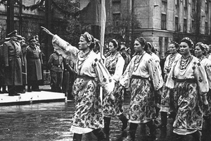 Русский: Парад в Станиславе (Ивано-Франковск) в честь визита генерал-губернатора Польши рейхсляйтера Ганса Франка