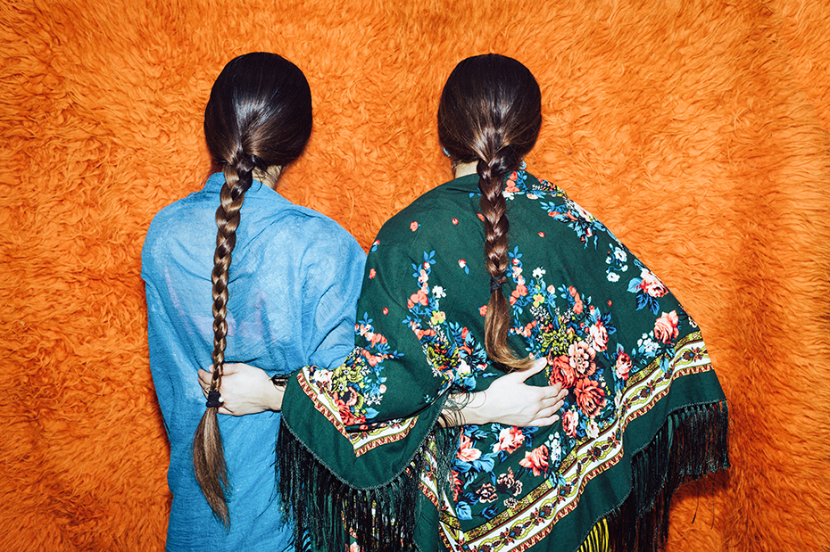 «Ведьма». Работа словацкого фотографа посвящена румынским цыганкам, которые идентифицируют себя как ведьмы, гадалки и целительницы.
