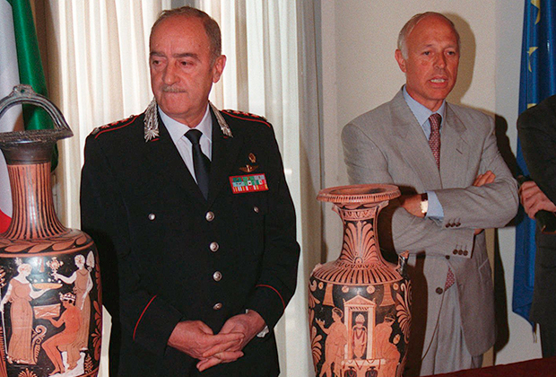 Роберто Конфорти (слева)