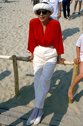 Джоан Коллинз в Сен-Тропе, 1986 год