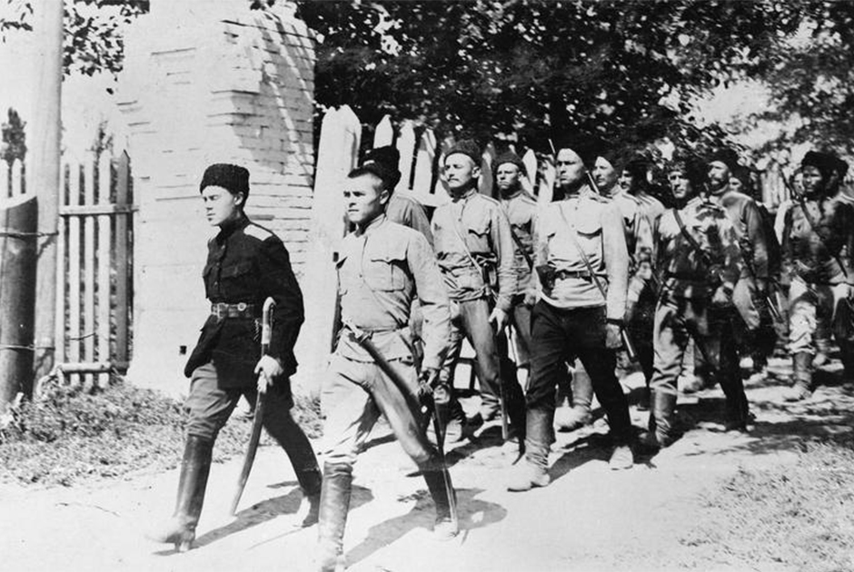Пехота белой Донской армии на марше. Ростов-на-Дону, май 1919 г.

