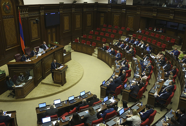 Выступление Никола Пашиняна в парламенте Армении