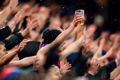 Россиян признали созревшими для возвращения пива на стадионы