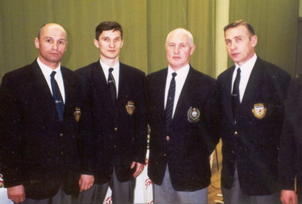 Евгений Быков старший (крайний справа)