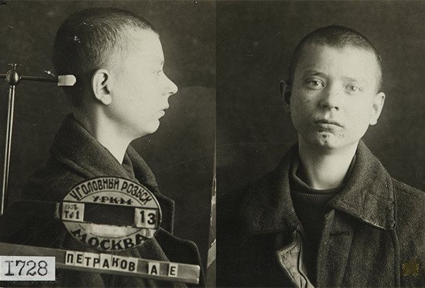 Шамонин ÐиÑ
аил ÐÐ¸ÐºÐ¾Ð»Ð°ÐµÐ²Ð¸Ñ 1922 года ÑÐ¾Ð¶Ð´ÐµÐ½Ð¸Ñ (ÑоглаÑно оÑиÑиалÑнÑм даннÑм). РаÑÑÑÑелÑн 9 декабÑÑ 1937 года на ÐÑÑовÑком ÑпеÑполигоне