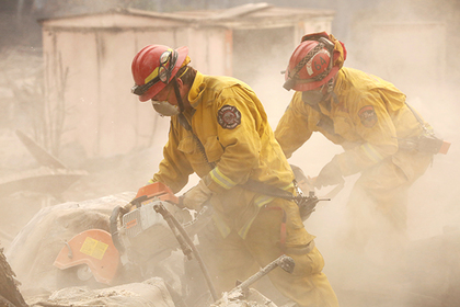 Власти Калифорнии потеряли в пожаре 600 человек
