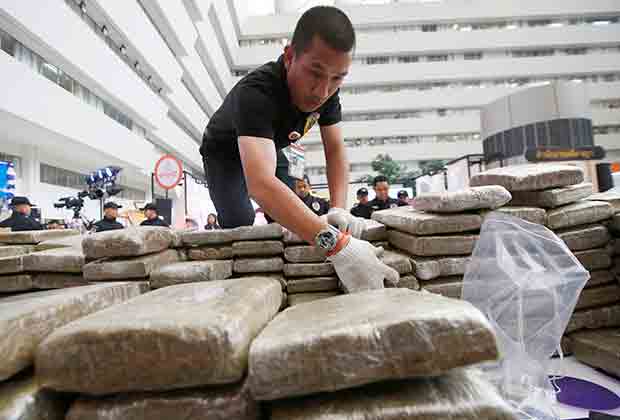 В апреле таиландская полиция отчиталась о конфискации наркотиков общей стоимостью в 29 миллионов долларов и аресте 11 человек в ходе кампании по борьбе с наркоторговлей.