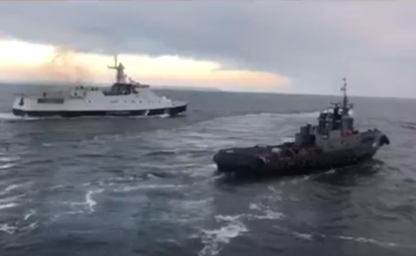 Сближение кораблей России и Украины в Керченском проливе