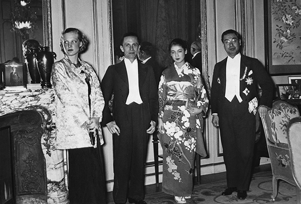 Сэцуко Хара, нацистский министр Йозеф Геббельс и японский посол на приеме в Берлине  
